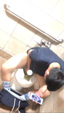 Gaijin (아시아인) 남자 화장실 자위 (게이, 훔친 스타일) 10